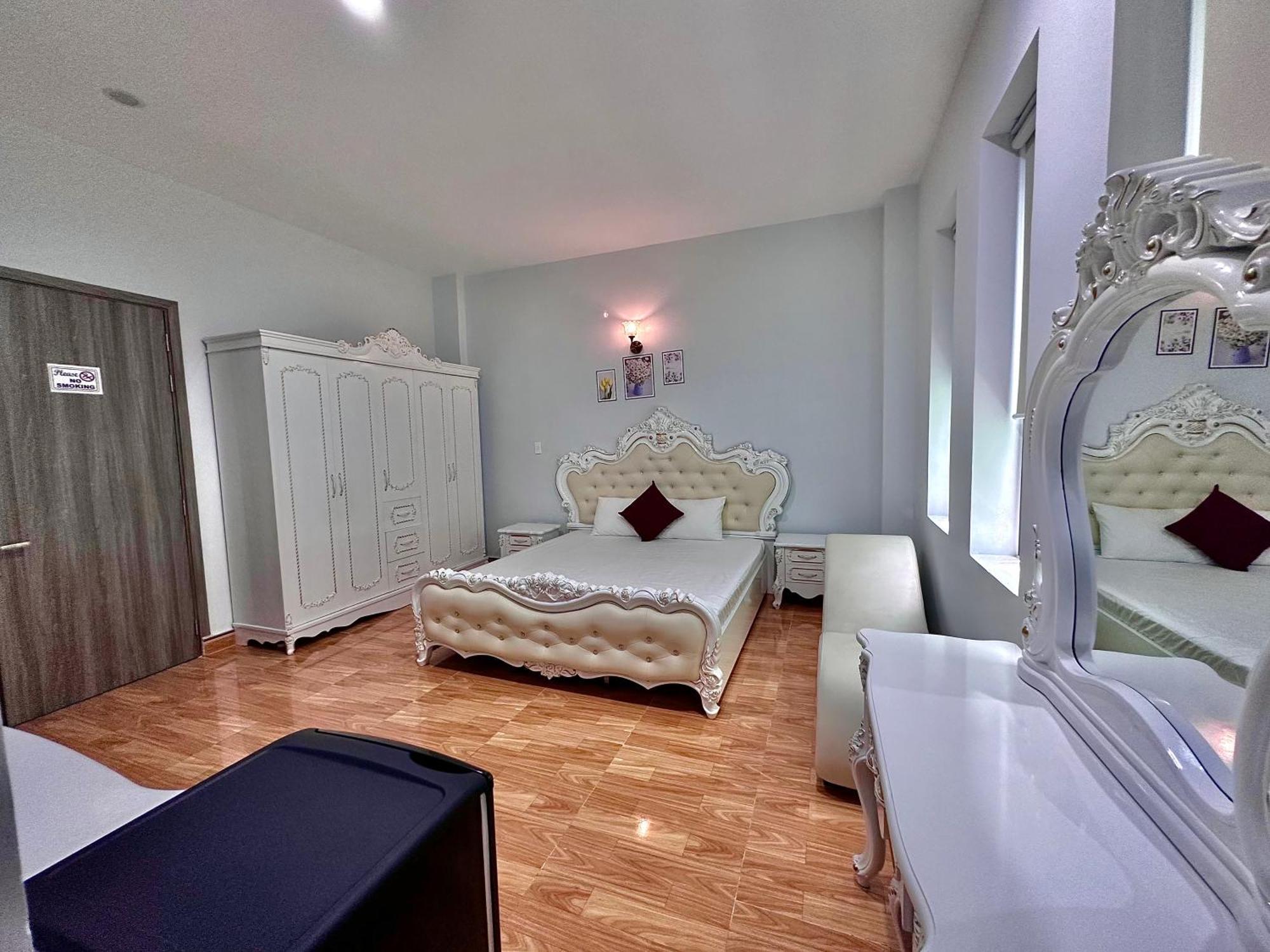 Royal Homestay Tuy Hòa Buitenkant foto