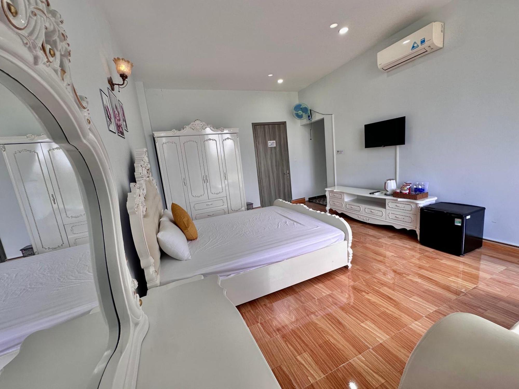 Royal Homestay Tuy Hòa Buitenkant foto